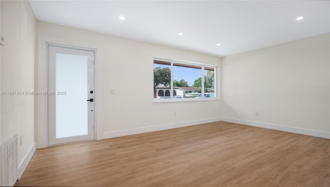 9161 NW 26th St, Sunrise, FL 33322 Photo