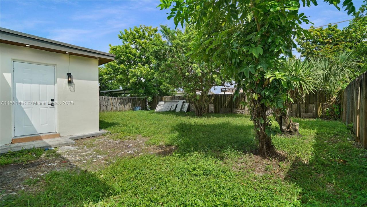 9161 NW 26th St, Sunrise, FL 33322 Photo