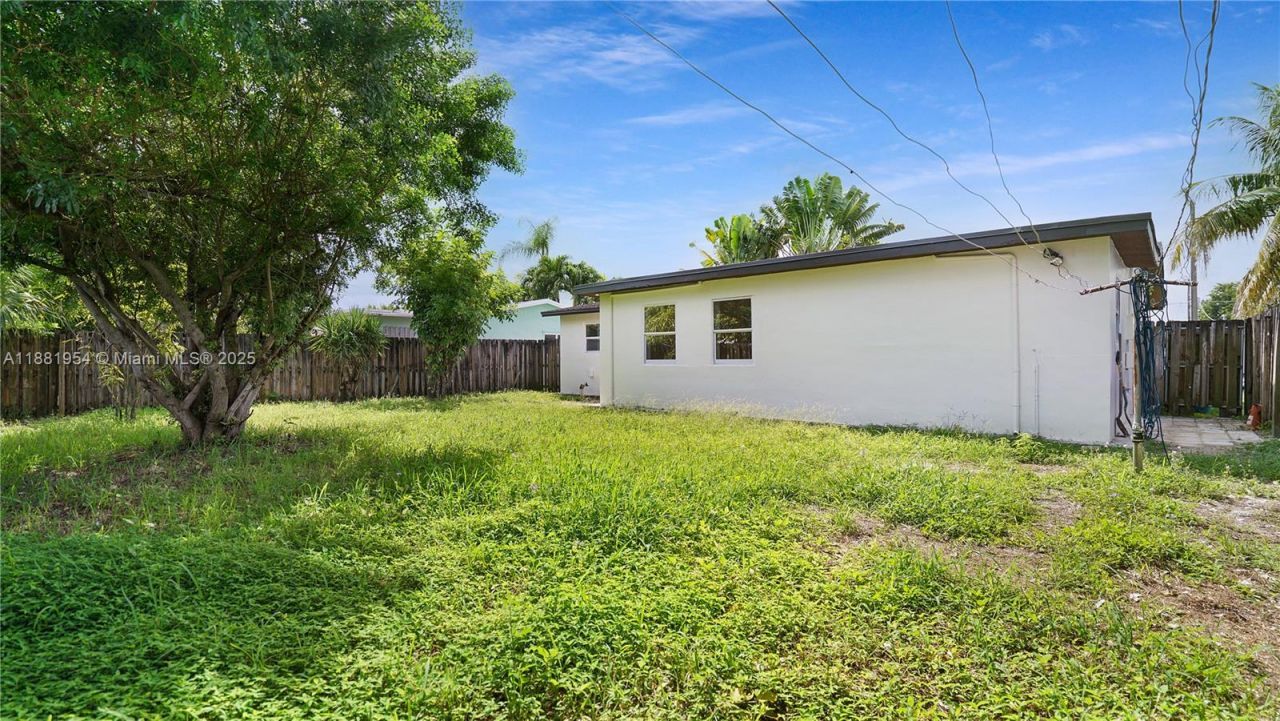 9161 NW 26th St, Sunrise, FL 33322 Photo