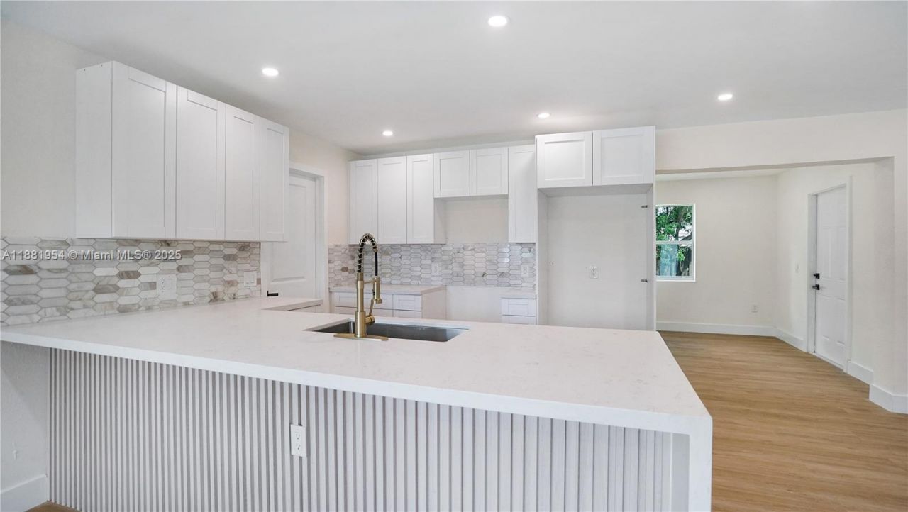 9161 NW 26th St, Sunrise, FL 33322 Photo