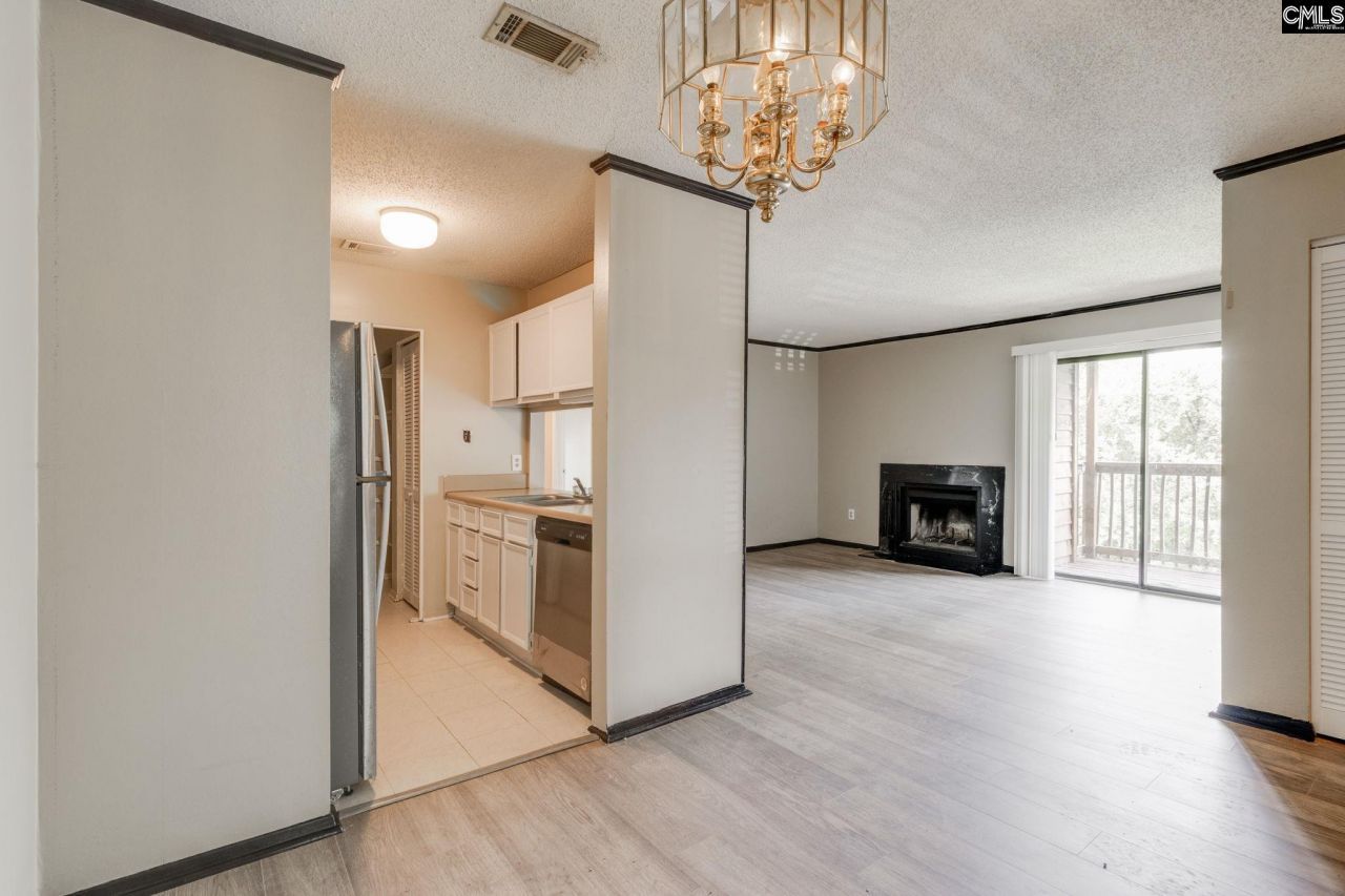 207 Weddell Street Photo 10