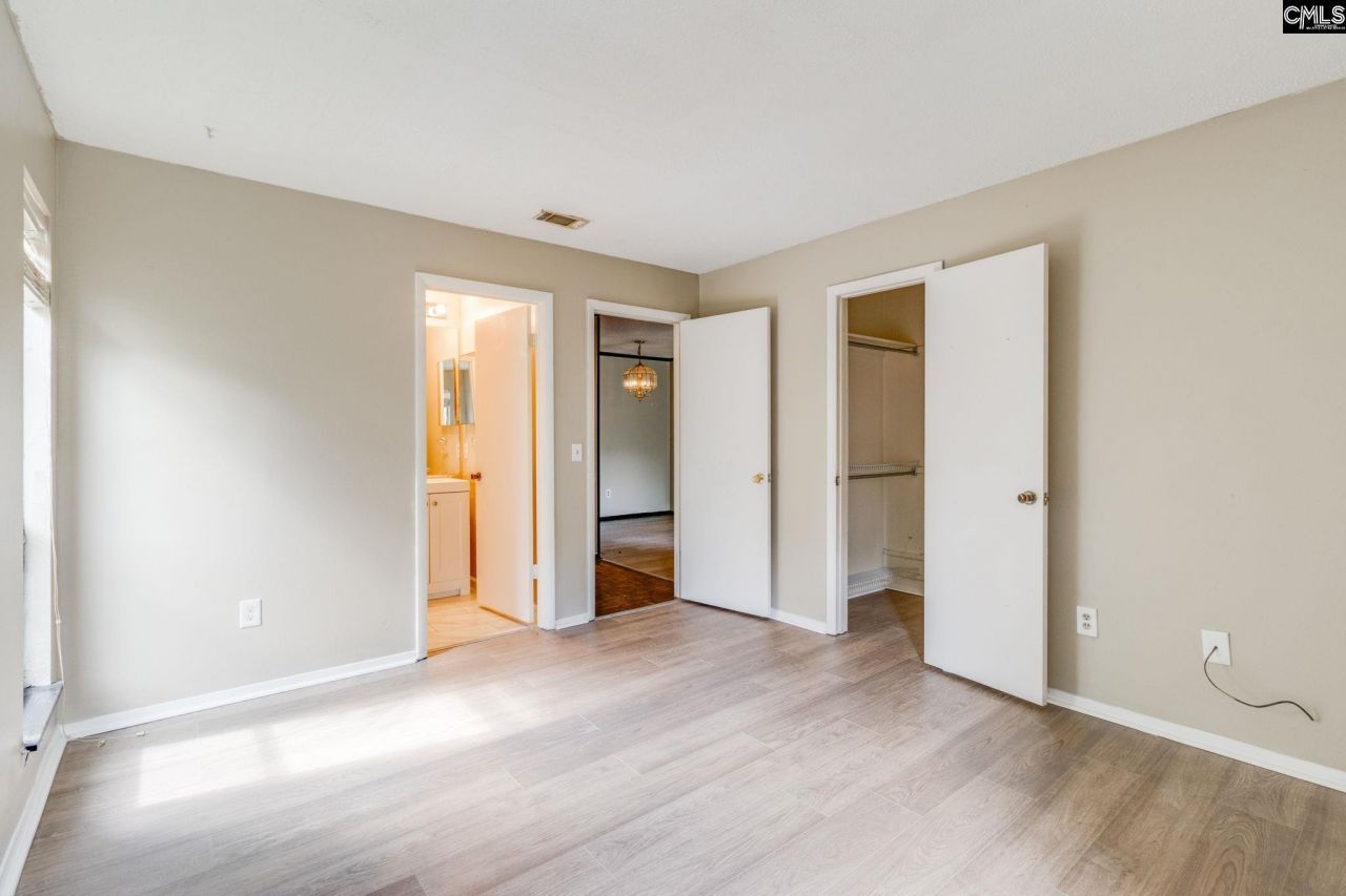 207 Weddell Street Photo 17