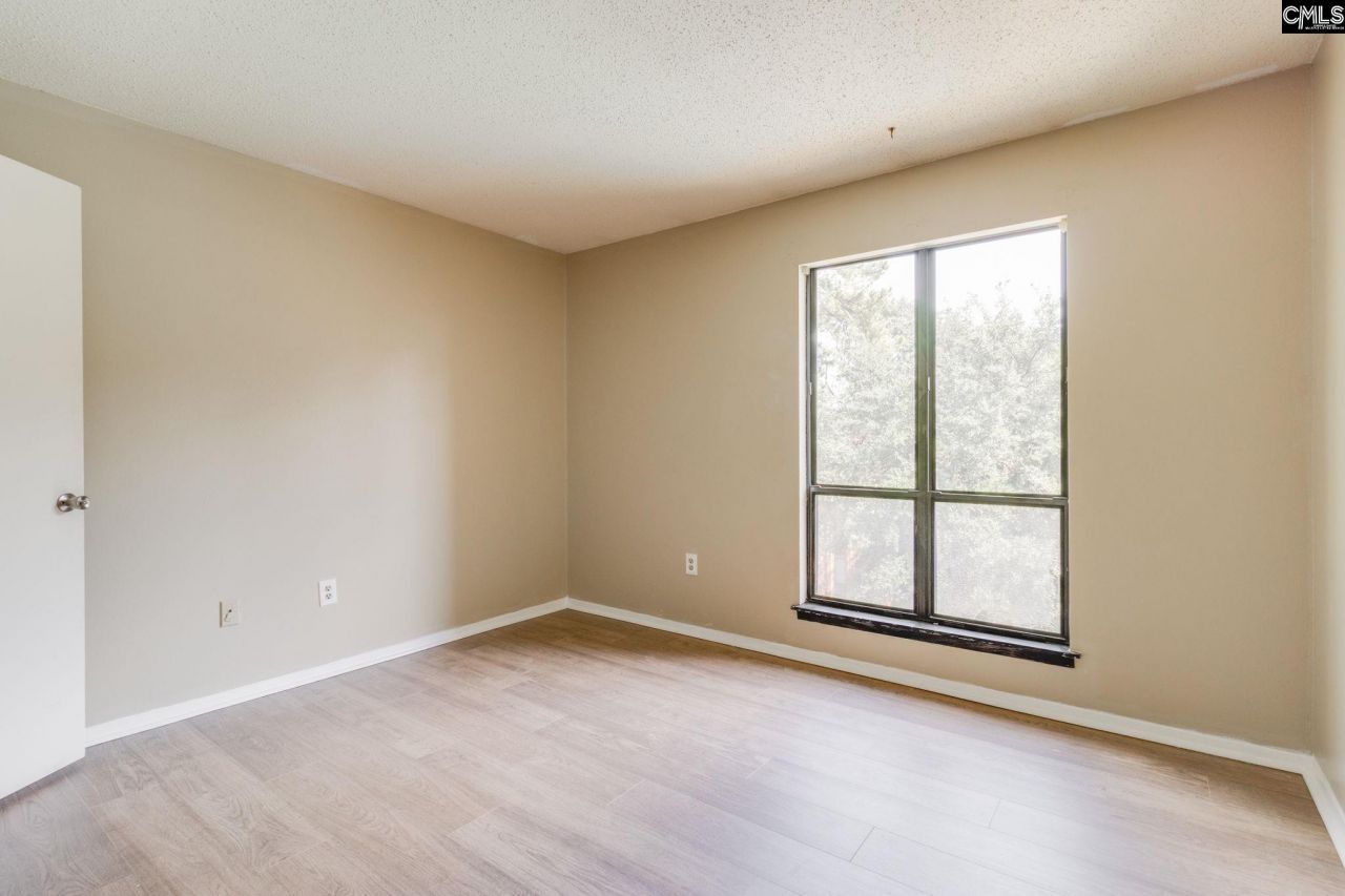 207 Weddell Street Photo 19