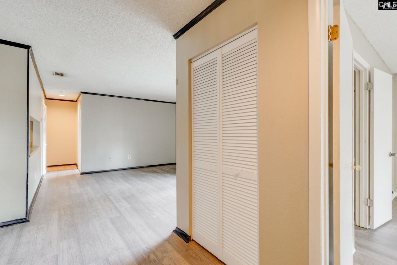 207 Weddell Street Photo 4