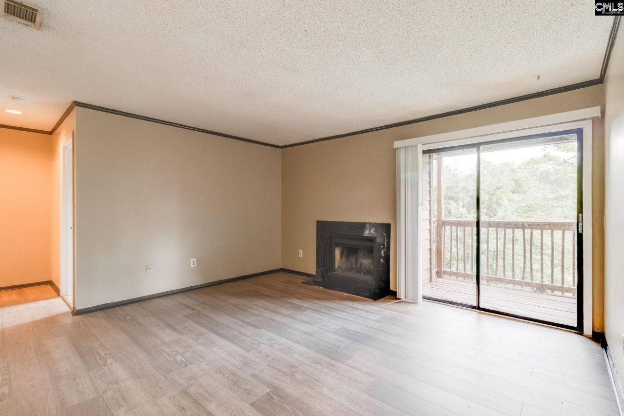 207 Weddell Street Photo 5