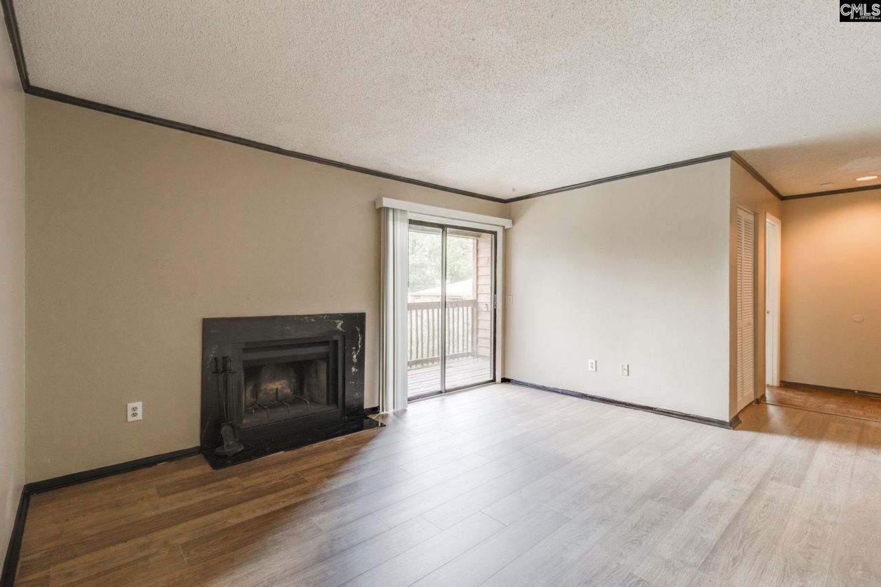 207 Weddell Street Photo 6