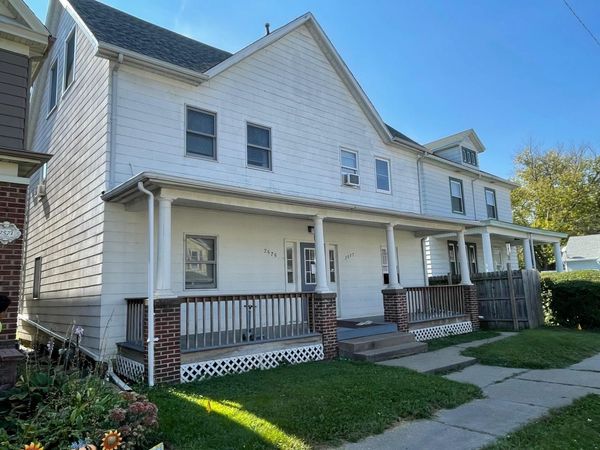 2575 Jackson Street, Dubuque, IA 52001