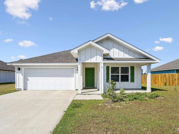 3982 Whitetail Ln, Pensacola, FL 32526