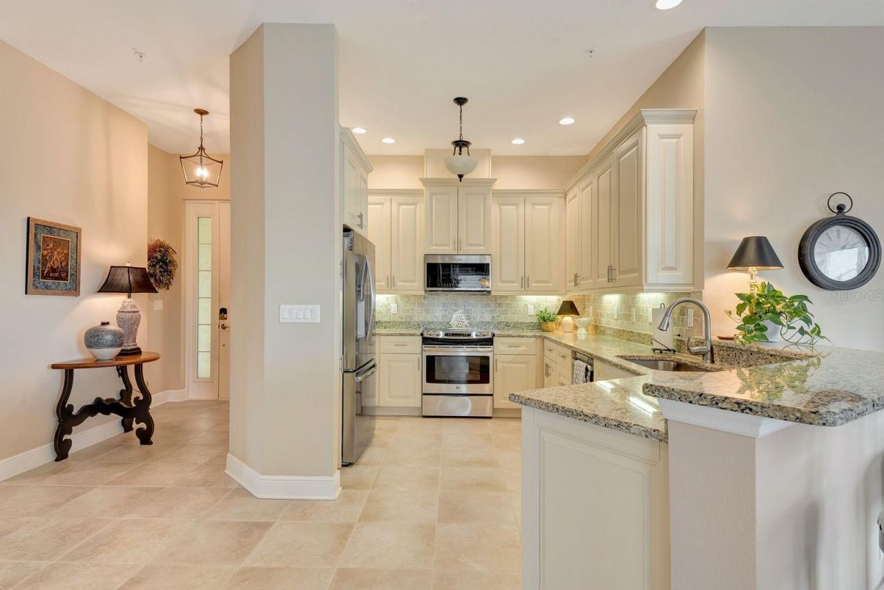 3430 77th Street W, Unit 303, Bradenton, FL 34209 Photo