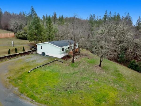 581 Azalea Drive, Grants Pass, OR 97526