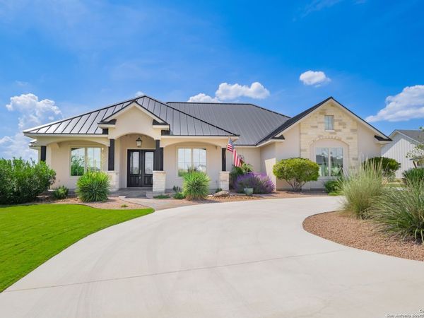 1020 Cielo Dr, Kerrville, TX 78028