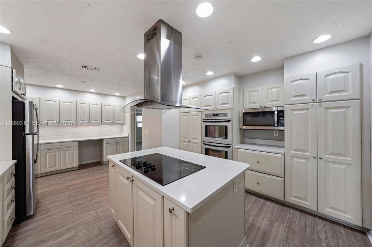 1000 NW 17th Ave, Boca Raton, FL 33486 Photo