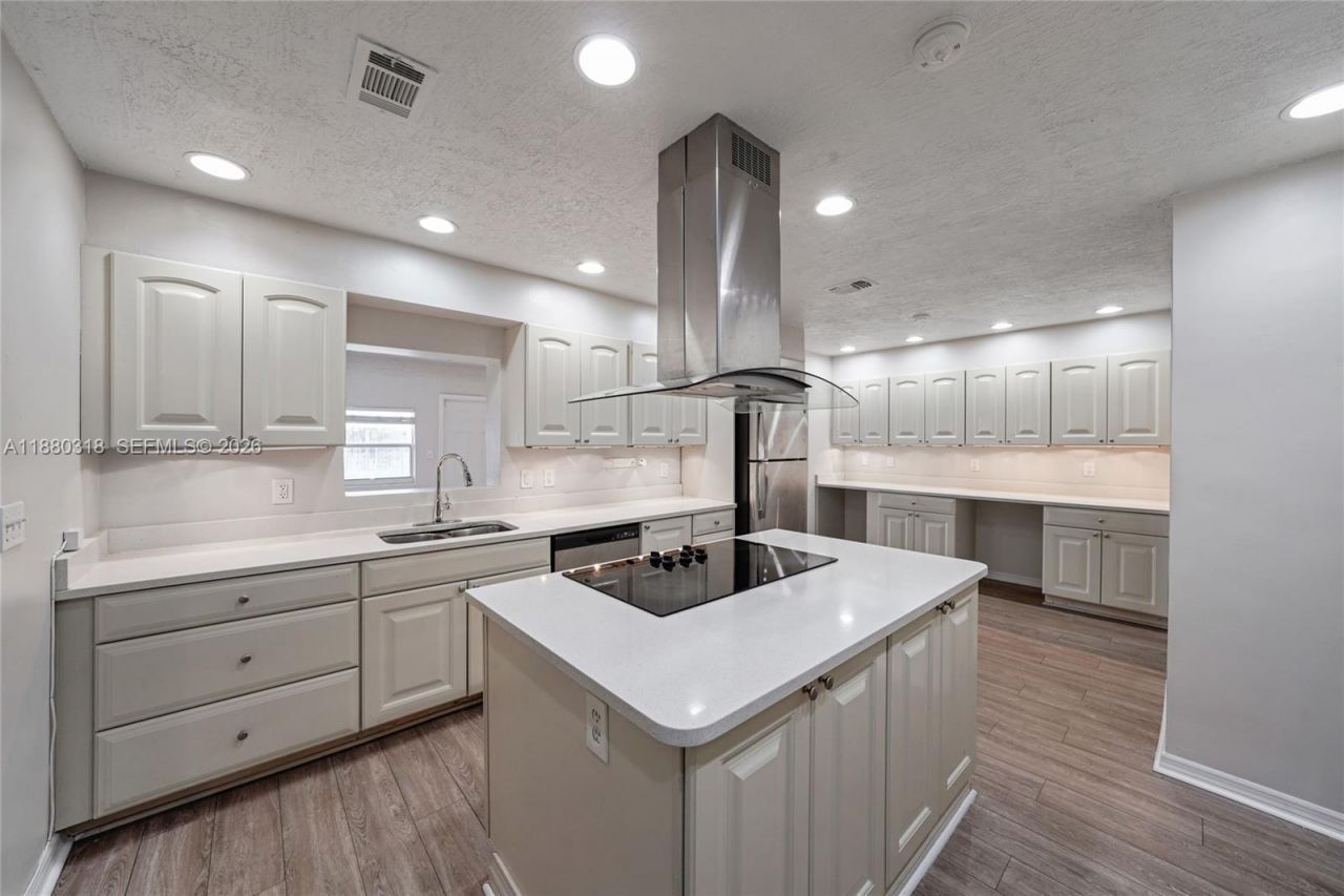 1000 NW 17th Ave, Boca Raton, FL 33486 Photo