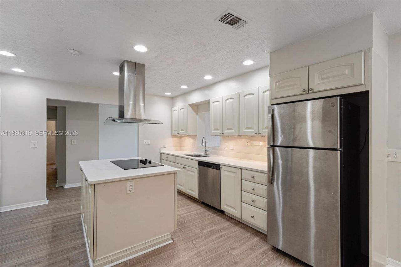 1000 NW 17th Ave, Boca Raton, FL 33486 Photo