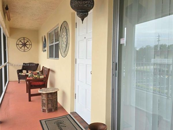 5387 SW 40th Ave, Unit 203, Dania Beach, FL 33314