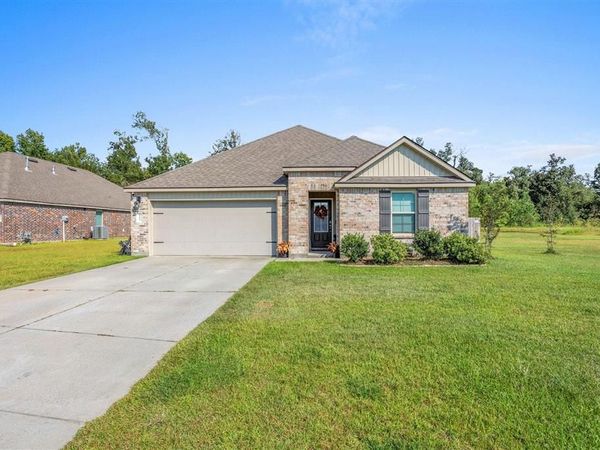 800 Hummingbird Cove, Lake Charles, LA 70611