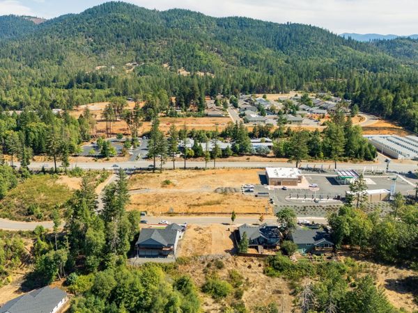 1262 Green Valley Drive, Cave Junction, OR 97523
