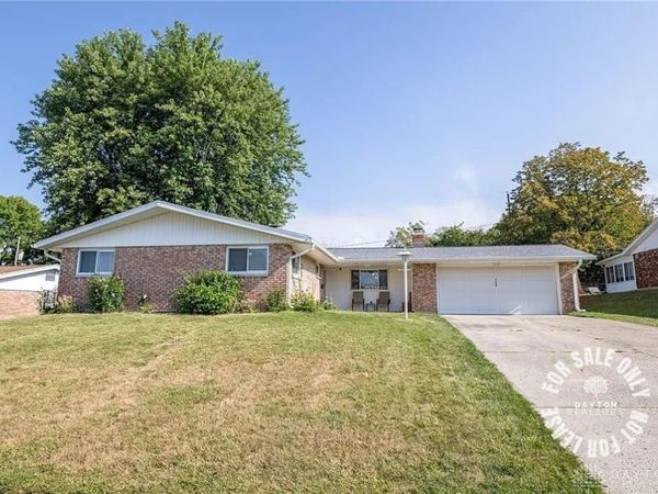 3154 Sherwood Park Drive, Springfield, OH 45505