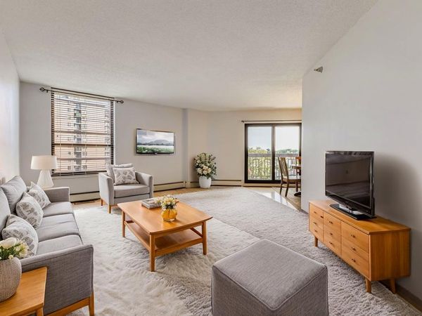 6615 Lake Shore Drive S, Unit 604, Richfield, MN 55423