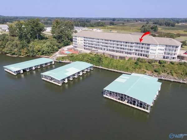 5590 Bay Village Drive, Unit 303, Athens, AL 35611