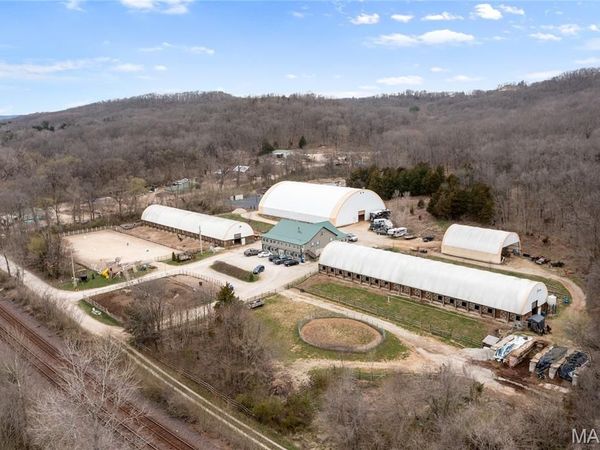 15811 Jedberg Lane, Ballwin, MO 63021