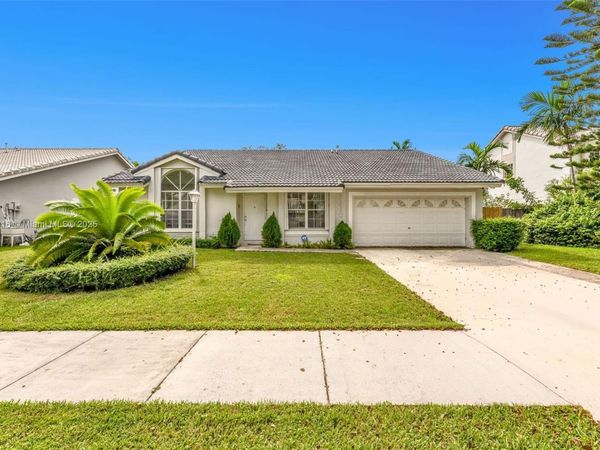 21420 SW 94th Ave, Cutler Bay, FL 33189