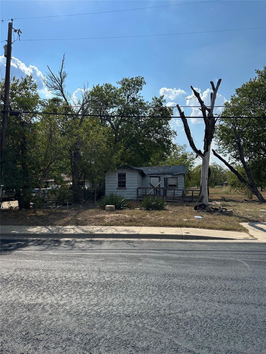 2208 Pecan St, Bastrop, TX 78602 Main Photo