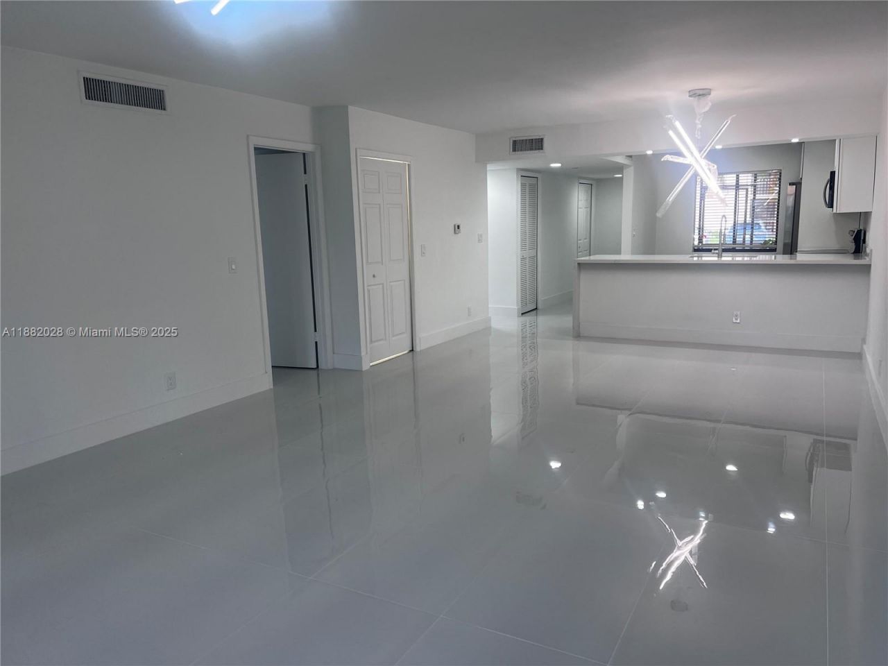 16168 Laurel Dr, Unit 101, Weston, FL 33326 Photo