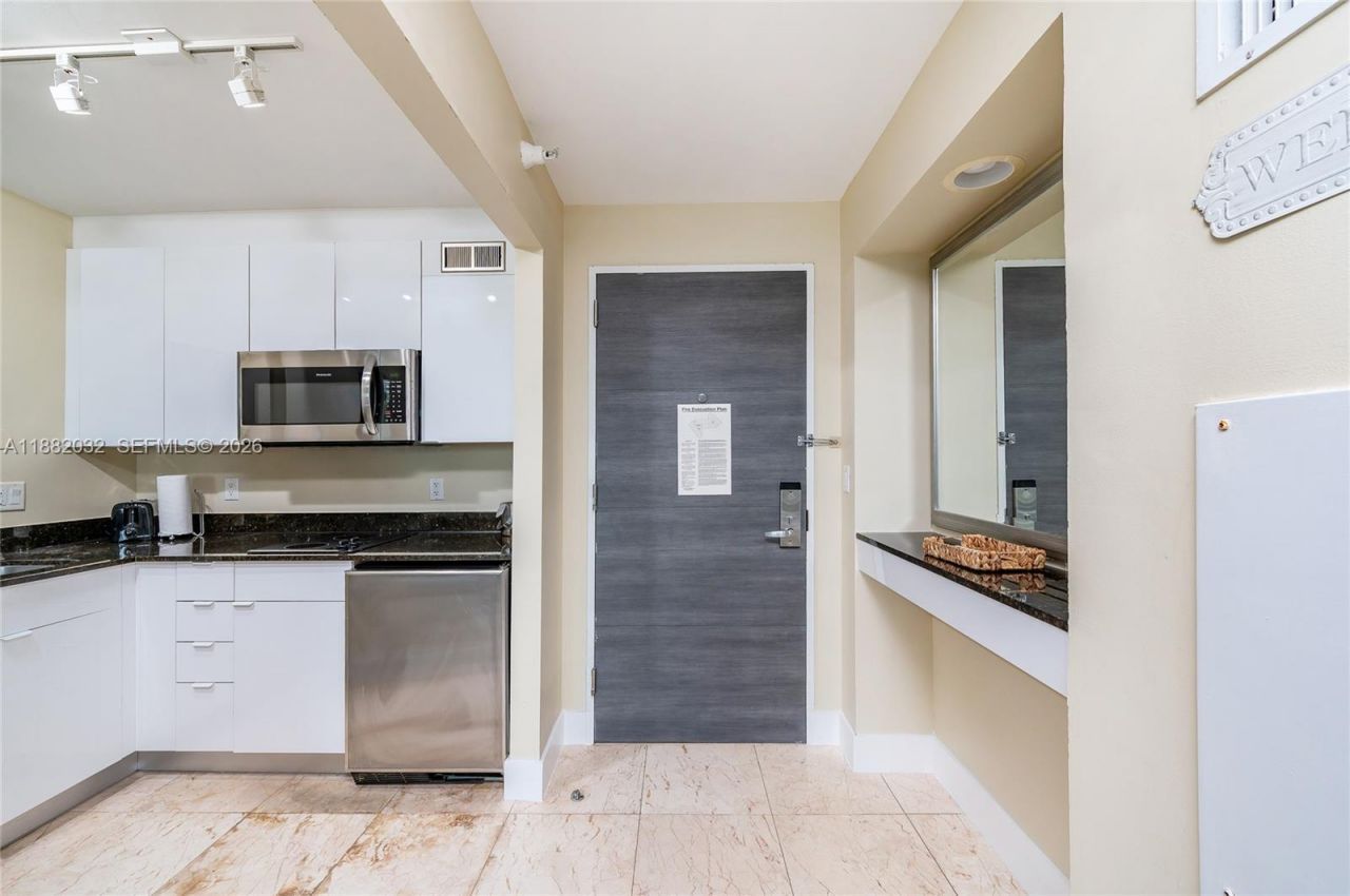 2670 E Sunrise Blvd, Unit 724, Fort Lauderdale, FL 33304 Photo