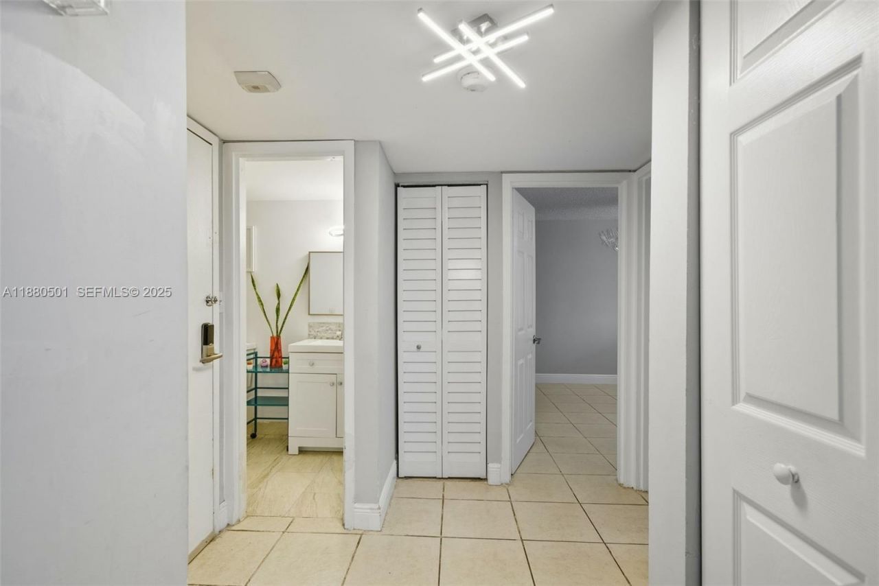 1805 Sans Souci Blvd, Unit 334, North Miami, FL 33181 Photo