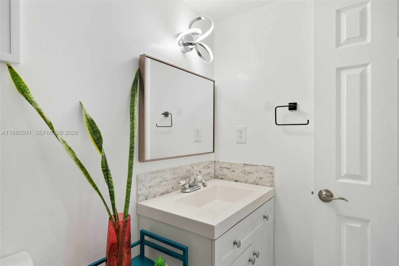 1805 Sans Souci Blvd, Unit 334, North Miami, FL 33181 Photo