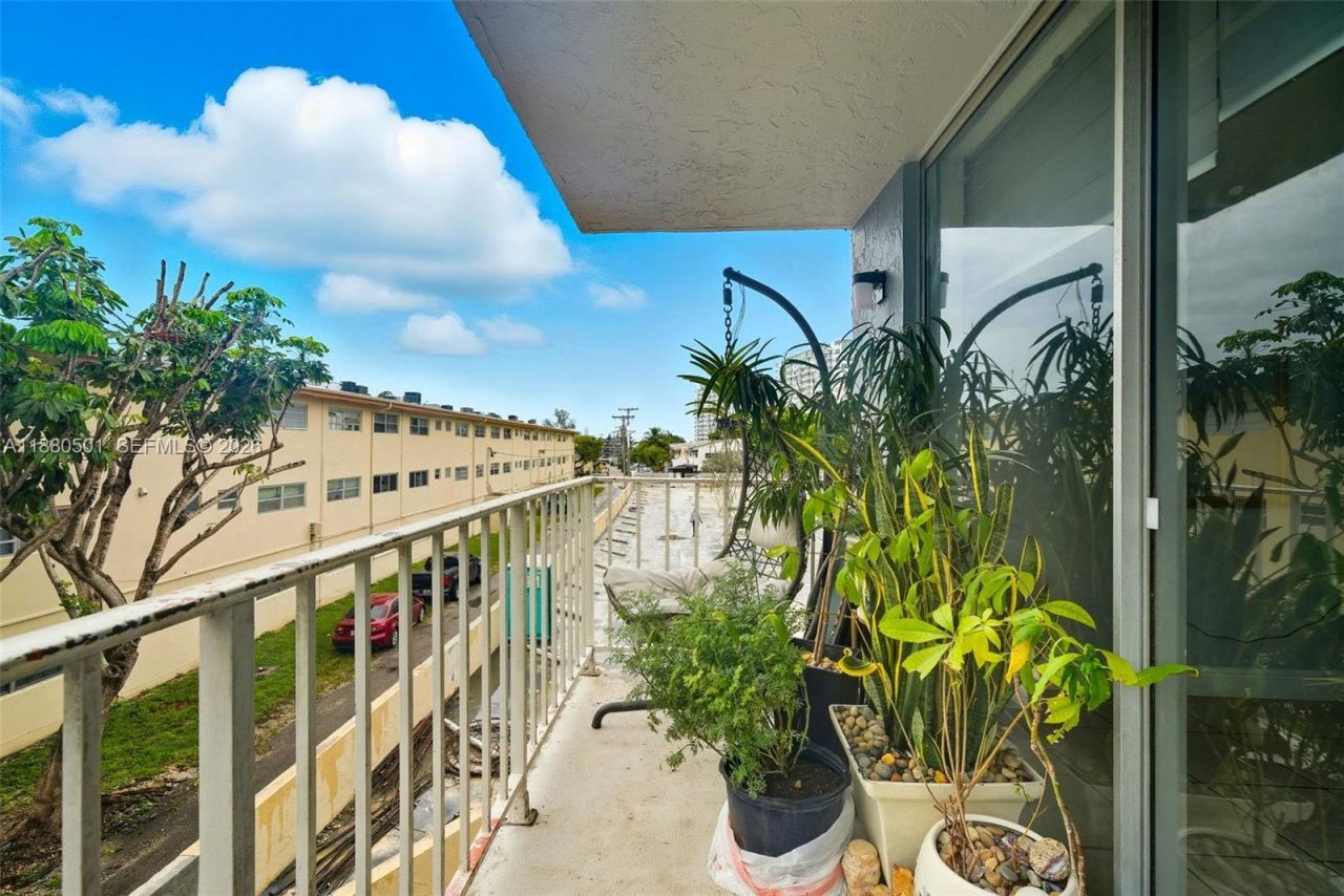1805 Sans Souci Blvd, Unit 334, North Miami, FL 33181 Photo