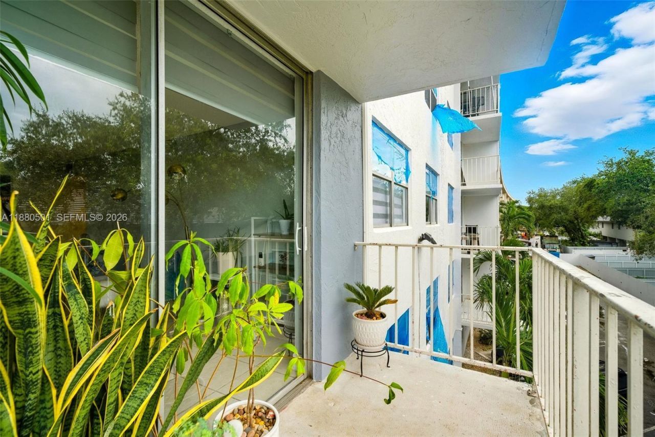 1805 Sans Souci Blvd, Unit 334, North Miami, FL 33181 Photo