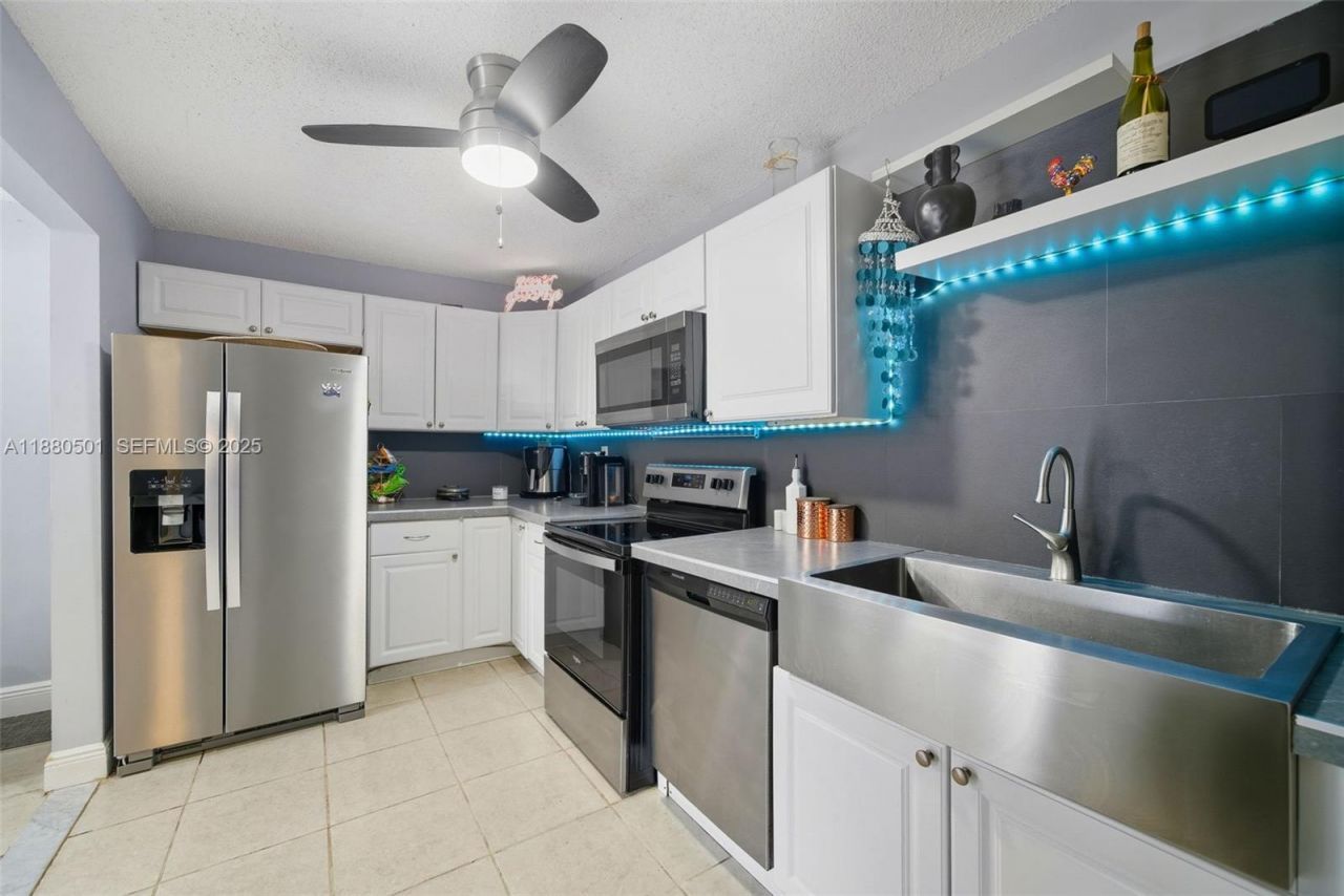 1805 Sans Souci Blvd, Unit 334, North Miami, FL 33181 Photo