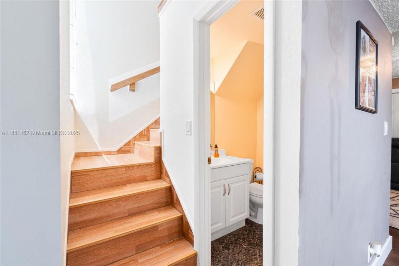 8105 Lagos De Campo Blvd, Unit J-2, Tamarac, FL 33321 Photo