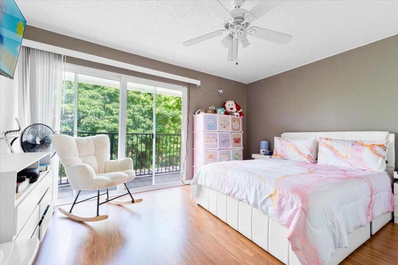 8105 Lagos De Campo Blvd, Unit J-2, Tamarac, FL 33321 Photo