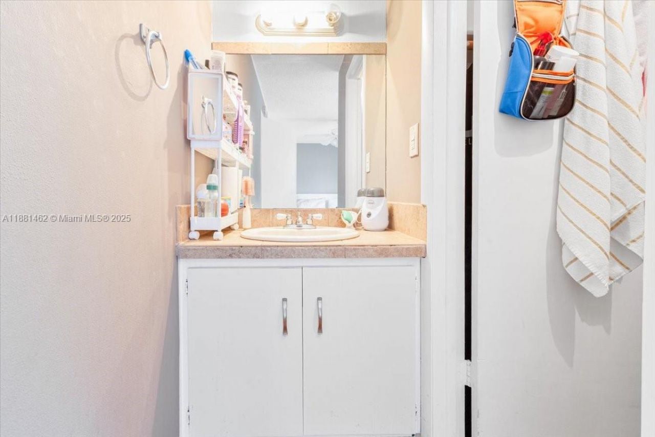 8105 Lagos De Campo Blvd, Unit J-2, Tamarac, FL 33321 Photo