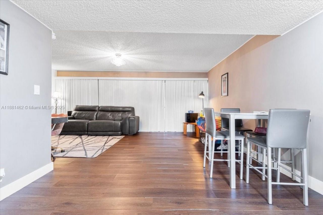 8105 Lagos De Campo Blvd, Unit J-2, Tamarac, FL 33321 Photo