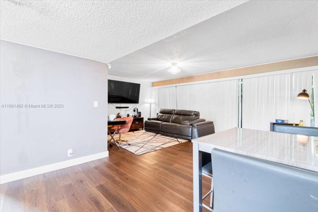 8105 Lagos De Campo Blvd, Unit J-2, Tamarac, FL 33321 Photo