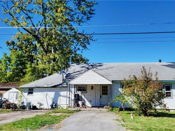 7438 Lakeshore Road, Cicero, NY 13039