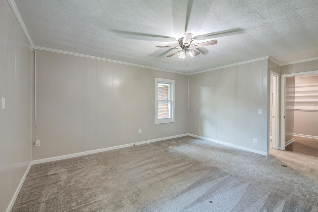 306 Peachtree Road Photo 19