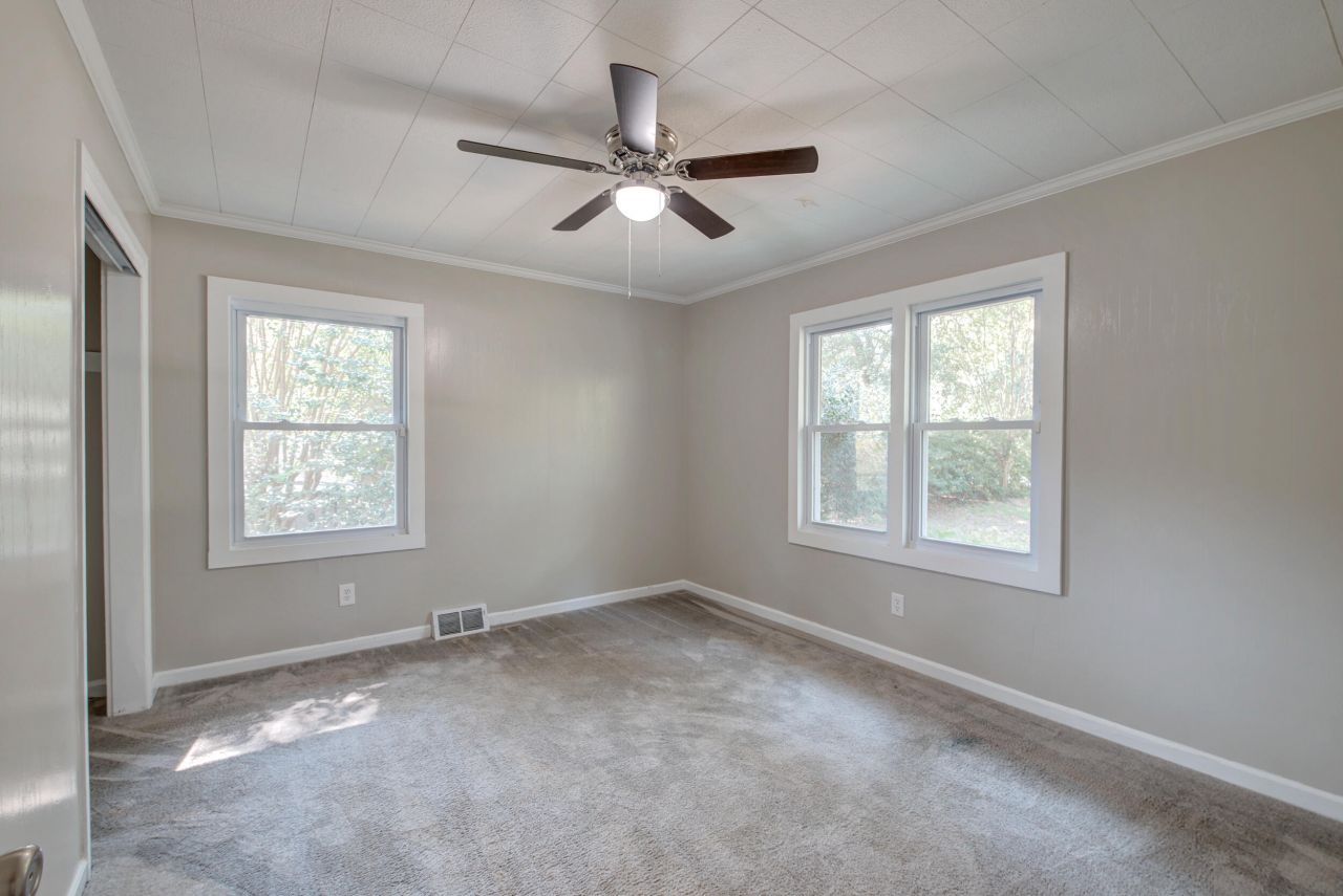 306 Peachtree Road Photo 22