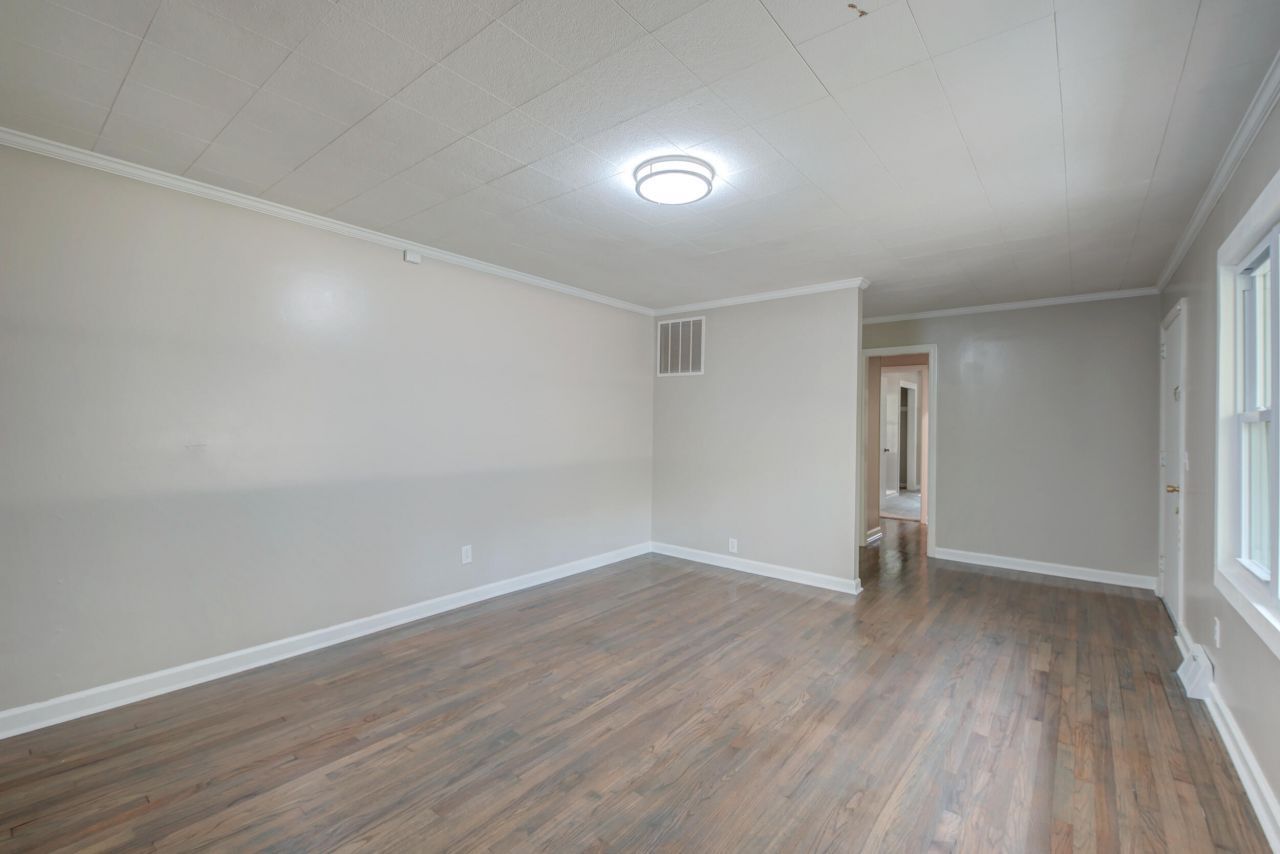 306 Peachtree Road Photo 31