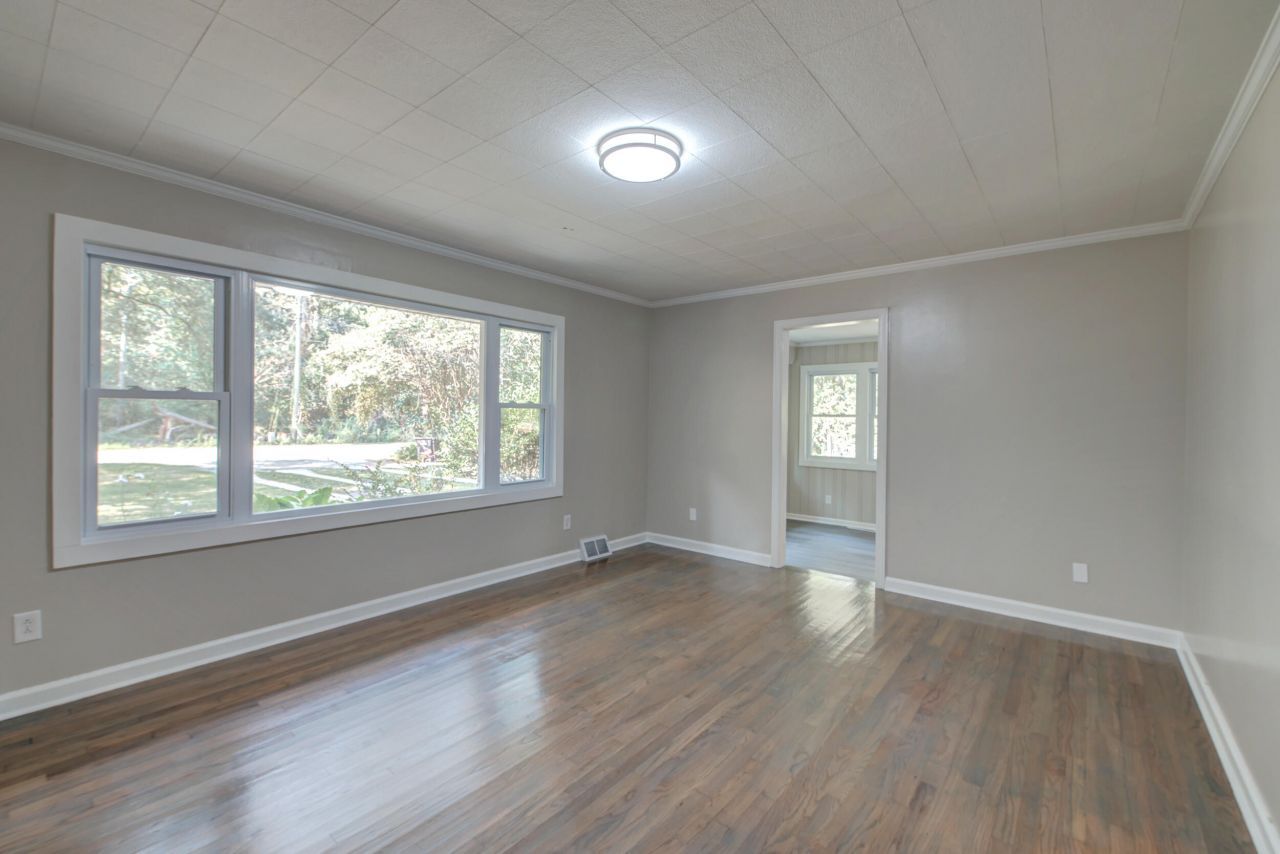 306 Peachtree Road Photo 32