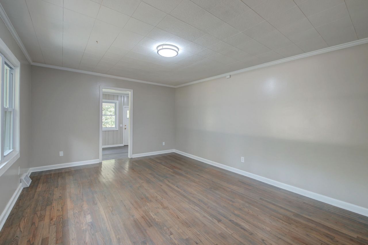 306 Peachtree Road Photo 33