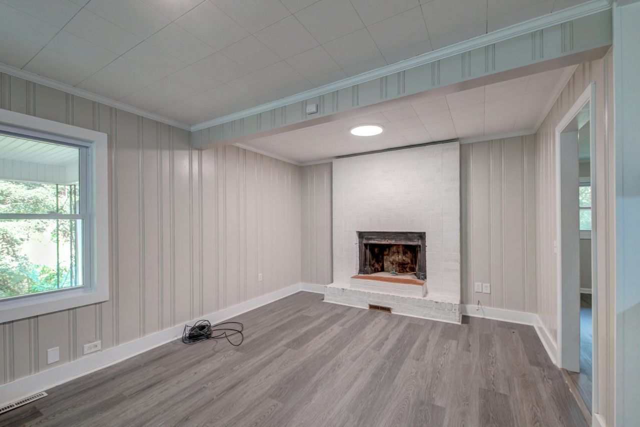 306 Peachtree Road Photo 4