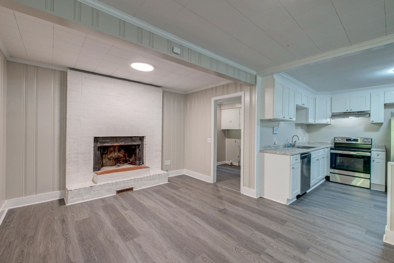 306 Peachtree Road Photo 6