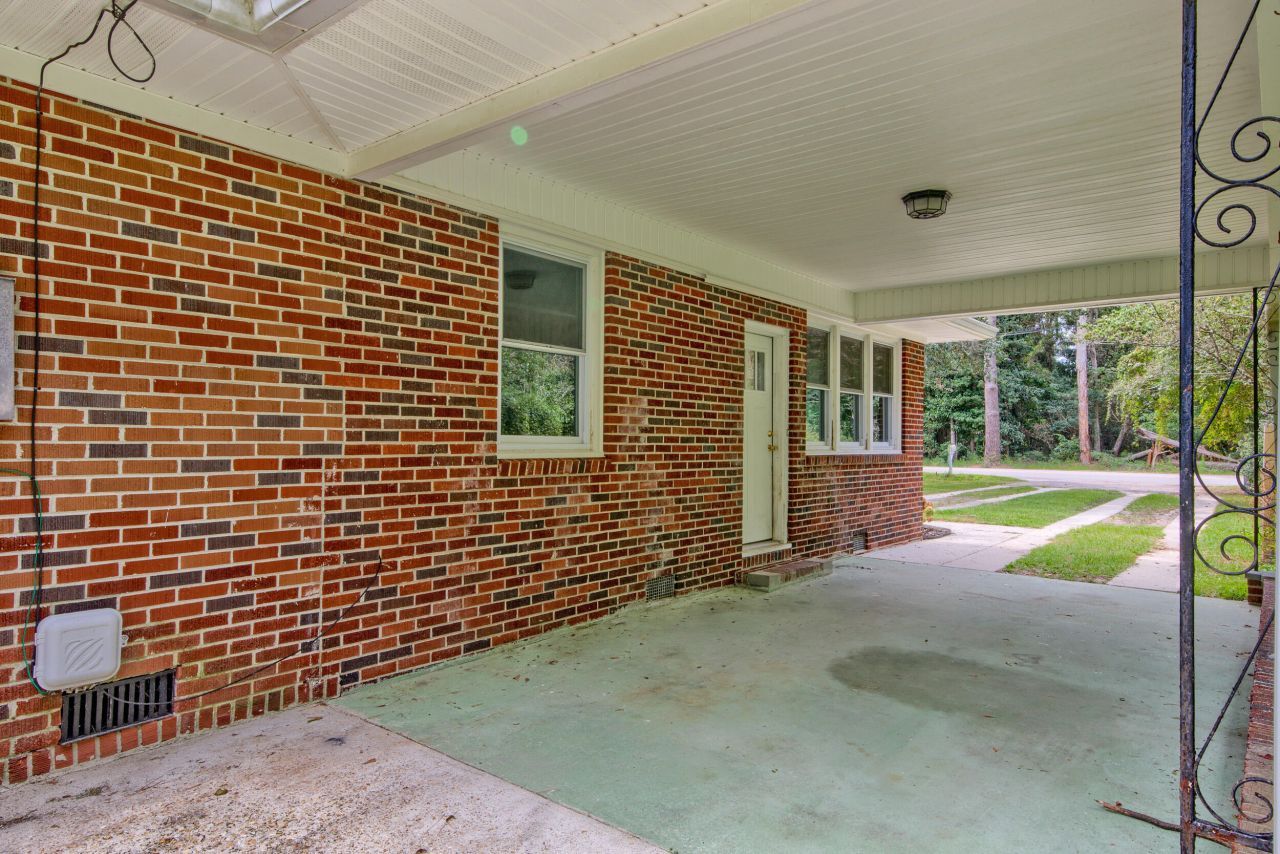 306 Peachtree Road Photo 9