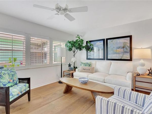 285 8th AVE S, Unit 285, NAPLES, FL 34102