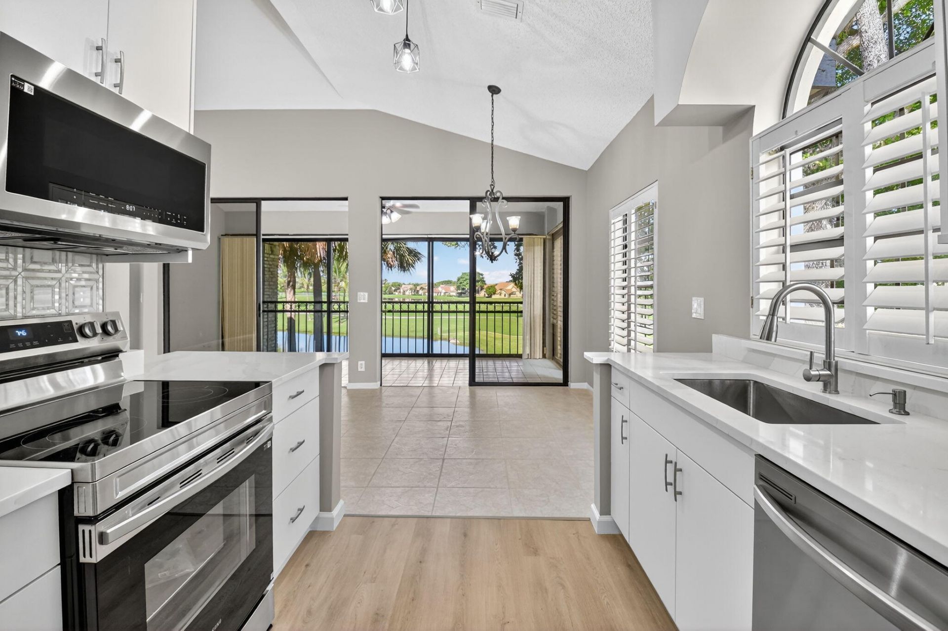 8041 Aberdeen Drive, Unit 202, Boynton Beach, FL 33472 Photo